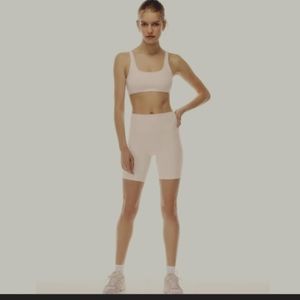 Aritzia TNA Life bike shorts size S 7' length